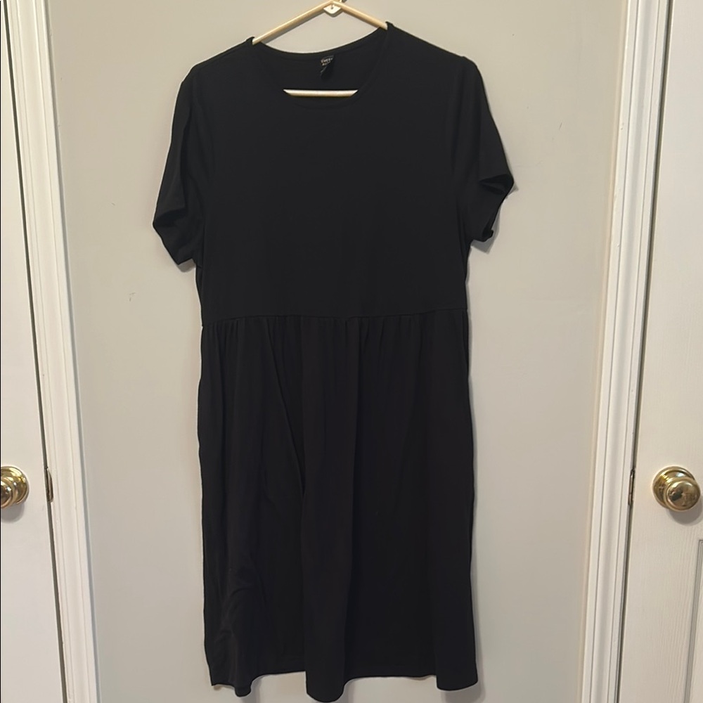 Emery Rose Black Short Sleeve Casual Dress
